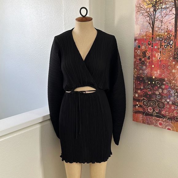 Good American Pleated Cutout Mini Dress Black Size 1/2 - Picture 1 of 8